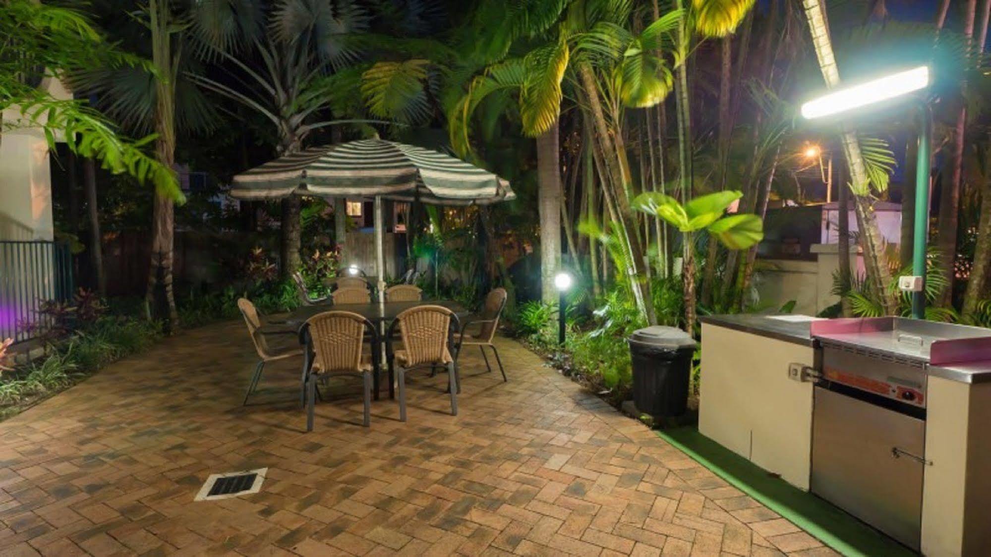 Tropic Towers Apartments Cairns Eksteriør bilde